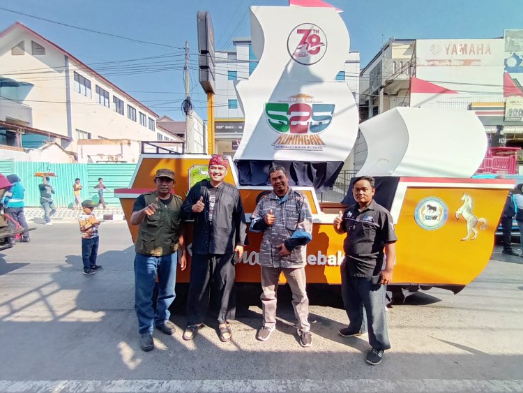 KAMONESAN NANGGERANG WAKILI KECAMATAN LEBAKWANGI DALAM KARNAVAL HUT KUNINGAN