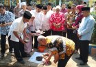 BUPATI KUNINGAN HADIRI PELETAKAN BATU PERTAMA MUSHOLA DAN ACARA MAULID NABI SDN 4 BOJONG