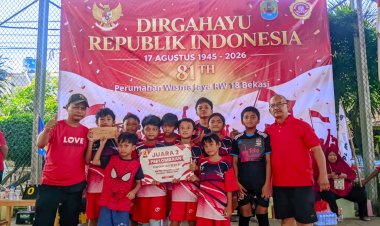 TIM FUTSAL PUTRA RT 10/18 PERUMAHAN WISMA JAYA RAIH JUARA 2, HARUMKAN NAMA LINGKUNGAN DI HUT RI KE-81