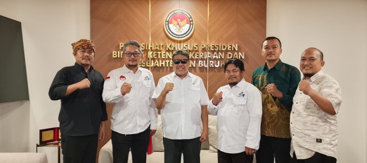 FPTHSI DESAK KEPASTIAN STATUS HONORER DAN PPPK, BAWA TIGA TUNTUTAN KE PENASIHAT PRESIDEN  MINTA PPPK PARUH WAKTU DIANGKAT PENUH WAKTU DAN HONORER YANG BELUM TERDATA 2022 TETAP DIBERI KESEMPATAN